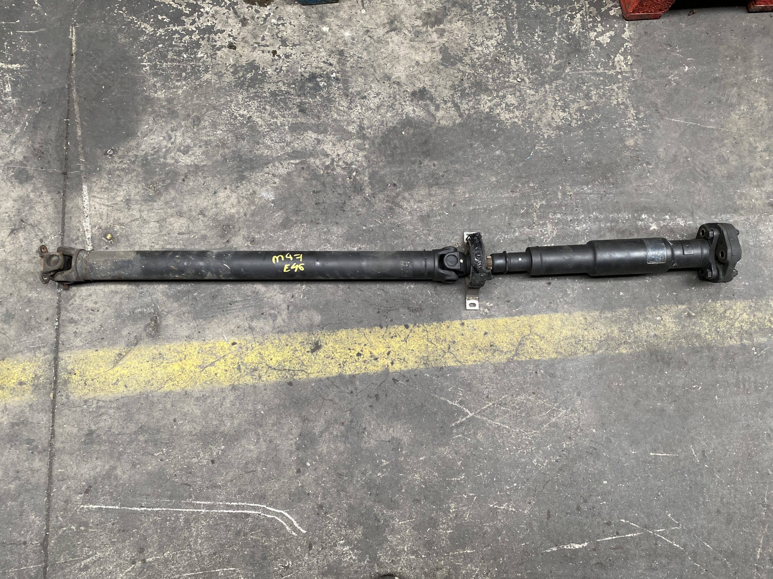 Arbre Transmission Bmw E46 Arbre De Transmission Pour BMW E46 318d, 320d,  320td, 320cd (moteur M47N) - Référence 26117518375 Cardan Arbre Propulseur  BMW Référence 26117518375