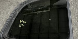 Zijruit vast achter rechts F46