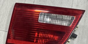 Achterlicht klep links E53 LCI