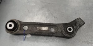Dwarsarm boven met rubberlager links vooraan G30-G11