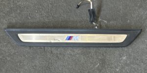 M INSTAPLIJST LICHTGEVEND VOORAAN G30-G31