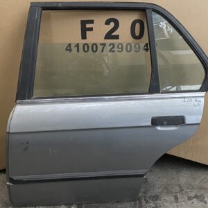 BMW E30 sedan deur links achter