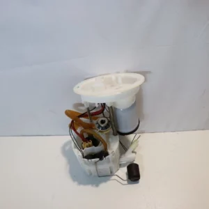 benzinepomp in tank M3 F80
