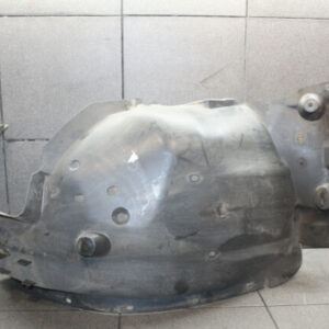 Afdekking spatbord, voor links e84