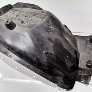 Afdekking spatbord, onder links x1 e84