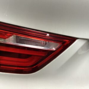 BMW X4 F26 ACHTERLICHT LINKS OP KLEP