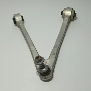 Dwarsdraagarm met rubber steun rechts. i3 I01