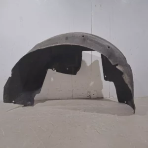 Afdekking spatbord, achter links. 1' F20. 1' F21
