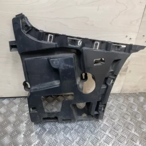 Geleiding bumper zijdelings rechts F34
