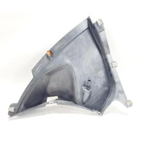 Afdekking onder links. 3' F34 GT