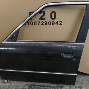 BMW E30 Sedan touring deur links voor