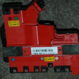 B+ verdeler achter. F10-F11