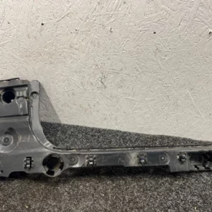 Montageplaats bumpers achter links. X3 G01 LCI. X3 M F97 LCI