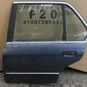 BMW E30 sedan deur links achter