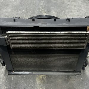 COMPLEET RADIATOR PAKKET-F30 B48. 330E