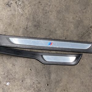 BMW E90 M INSTAPLIJSTEN RECHTS