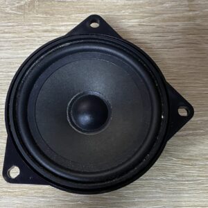 Middentoon speaker
