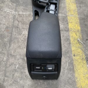 BMW F3X MIDDENCONSOLE MET ARMSTEUN