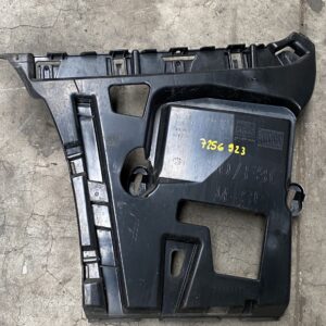 BMW F30 BUMPERHOUDER LINKS ACHTER