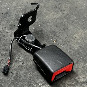 Kantelslot 2e stoelenrij links.