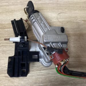 BMW E36-E34-E32-E31 CONTACTSLOT MET SLEUTEL
