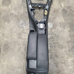 BMW E90-E91 MIDDENCONSOLE MET ARMSTEUN