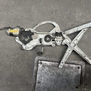 raammechanisme links voor met motor  5. E34 sedan -touring