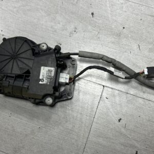 Aandrijving servoslot achterklep onder. 5' F07 GT