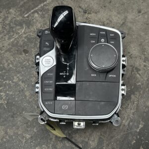 Bedieningscentrum middenconsole. 1' F40-G20