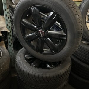 NIEUWE MINI Velgen met NIEUWE  Winterbanden F60 Countryman 17 Inch Styling Star Spoke 539