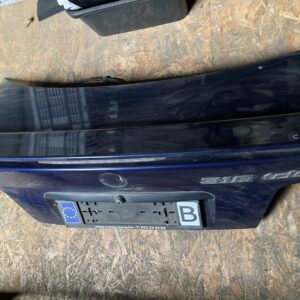 BMW E36 SEDAN KOFFERKLEP MET SPOILER