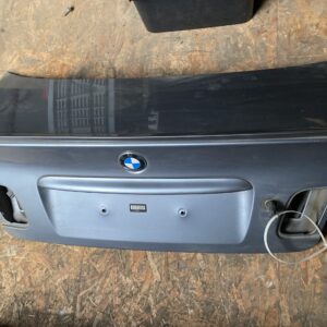 BMW E46 SEDAN KOFFERKLEP MET SPOILERTJE
