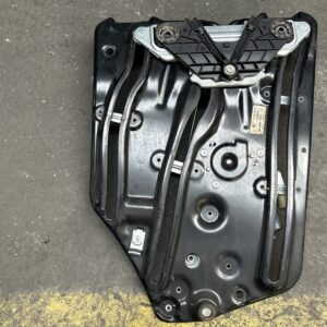 Raammechanisme achterzijde met motor rechts voor BMW E93/Lci 3-serie modellen.