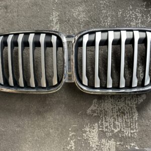 BMW X1 F48 F49 VOOR GRILL 8493452