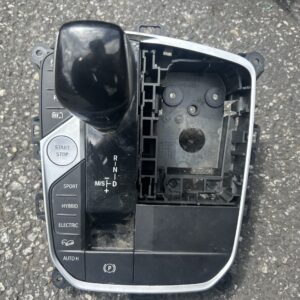 Bedieningseenheid in de middenconsole. X3 G01 LCI   (08/2020 — 06/2024)