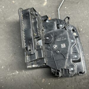 deurslot rechts achter X3 G01-X4-G02