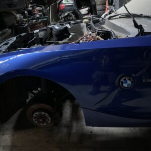 BMW E85-E86 Z4 SPATBORD LINKS VOOR