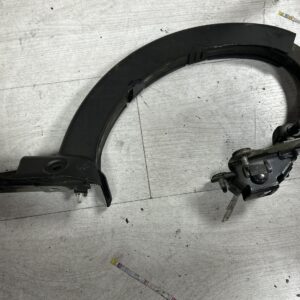 Scharnier kofferdeksel links. 3' G20 Sedan. -4' G82 M4 Coupé