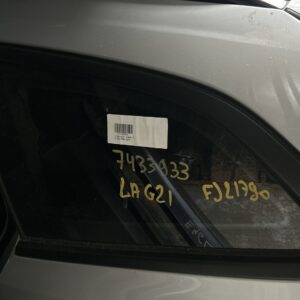 Zijruit vast achter links. 3' G21 Touring. 3' G81 M3 Touring