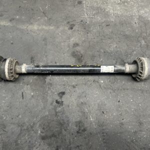 Uitgaande as rechtsachter.  3' G20, 330e, Sedan, B48X,