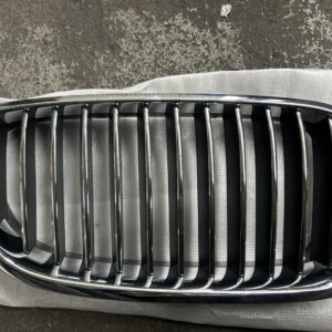 grill crome rechts F10-F11