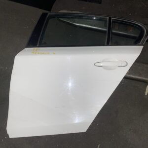 BMW E87 DEUR LINKS ACHTER