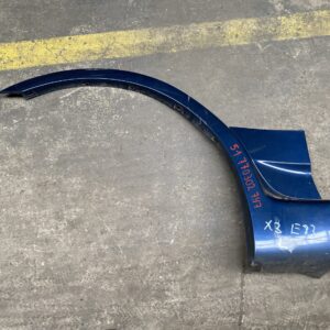 BMW X3 E83 M PAKKET WIELBOOG LINKS VOOR