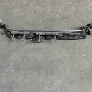 Geleiding midden achter E93
