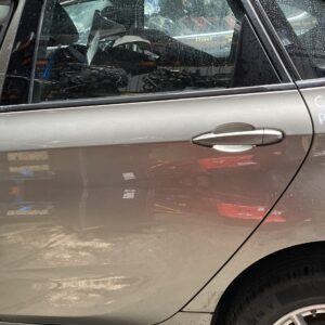 BMW F45 DEUR LINKS ACHTER