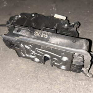 Systeemslot links achter . X3 G01. X4 G02