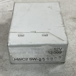 Relais elektrische ruitbediening achter Relais modul 4.  E36