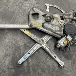 raammechanisme met motor links voor 7 serie E32