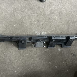 Geleiding achterbumper midden achter E91 (LCI).