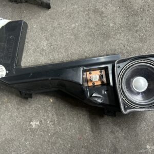 Luidsprekerbox deur achter rechts. 7 Series E38